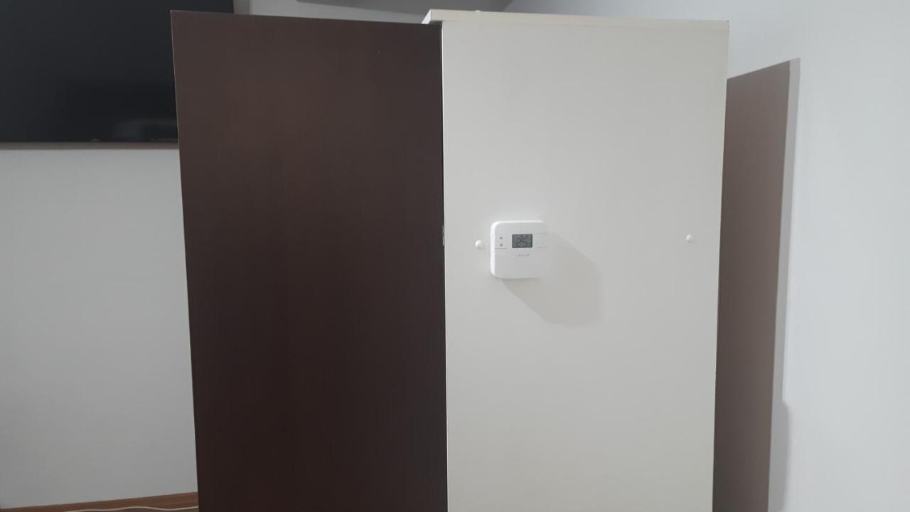 Garsoniera - 1 Minut De Metrou Dimitrie Leonida Apartment Popesti-Leordeni Екстериор снимка