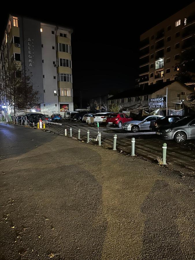 Garsoniera - 1 Minut De Metrou Dimitrie Leonida Apartment Popesti-Leordeni Екстериор снимка